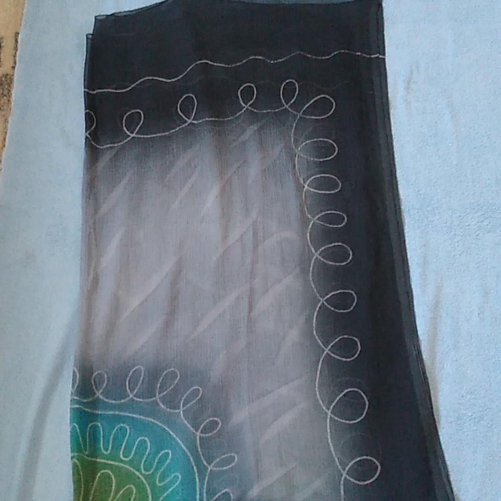 Sarong - Picture 5 of 7